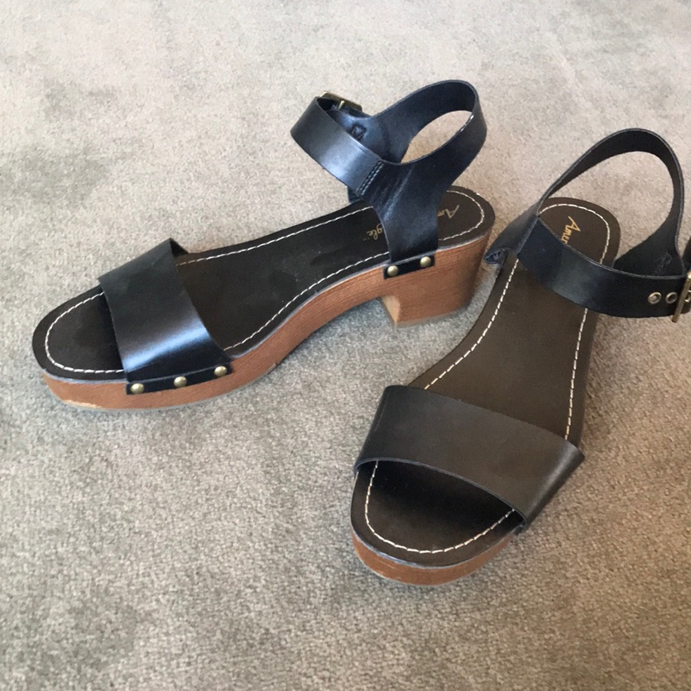 Black platform sandals